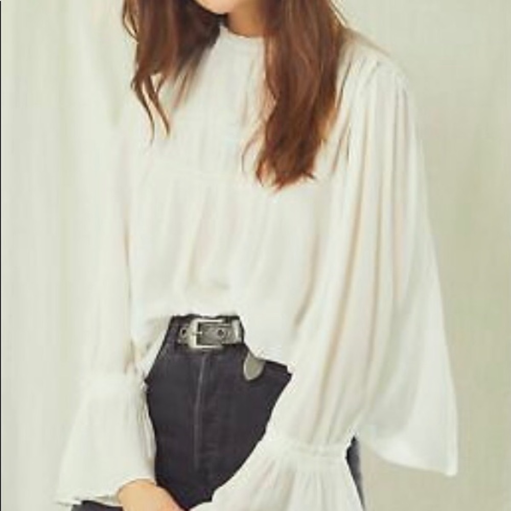 Free People Top NWT Kelsey White Size M Boho Super Versatile Shirred PERFECT😊 - Picture 3 of 16